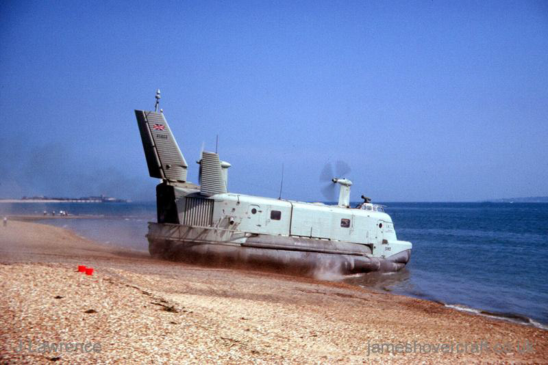 The SRN3 with the Inter-Service Hovercraft Trials Unit, IHTU - Departing (credit: Pat Lawrence).